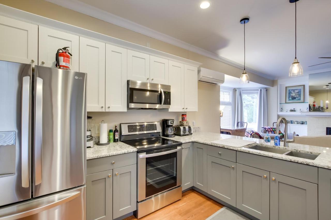 Updated Sheboygan Home With Porch Less Than 1 Mi To Beach Kültér fotó